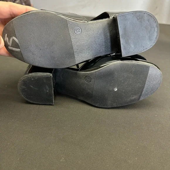 Black Kids Shoes with Bow - Picture 5 of 5